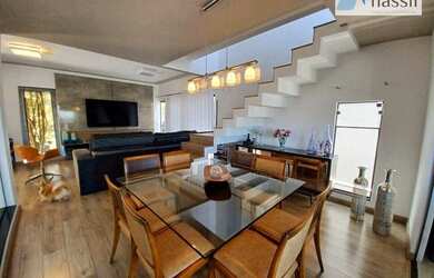 Imagem: A casa em condomínio possui 3 Dormitórios, 4 Banheiros, 4