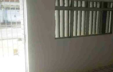 Imagem: A casa possui 2 Dormitórios, 1 Banheiro, 80m² de Área e