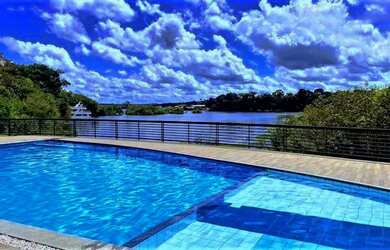 Imagem: A casa em condomínio possui 3 Dormitórios, 4 Banheiros, 5