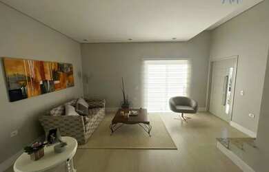 Imagem: A casa em condomínio possui 3 Dormitórios, 3 Banheiros, 4