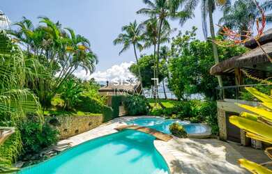 Imagem: A casa em condomínio possui 5 Dormitórios, 5 Banheiros, 5