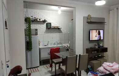 Imagem: O apartamento possui 2 Dormitórios, 1 Banheiro, 1 Vaga na garagem