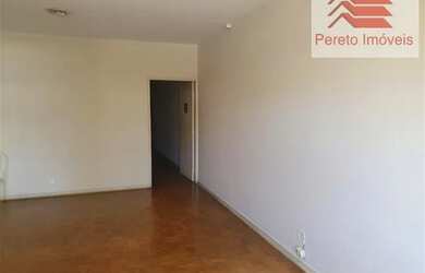 Imagem: A casa possui 3 Dormitórios, 2 Banheiros, 80m² de Área e