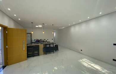 Imagem: A casa possui 3 Dormitórios, 5 Banheiros, 3 Vagas na garagem