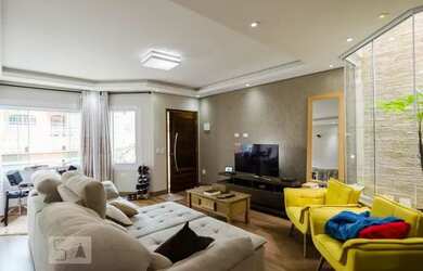 Imagem: A casa possui 3 Dormitórios, 4 Banheiros, 5 Vagas na garagem