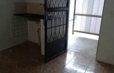 Imagem: O quarto está localizado em Rio Mole, Saquarema para alugar