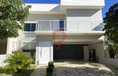 Imagem: A casa em condomínio possui 3 Dormitórios, 4 Banheiros, 2