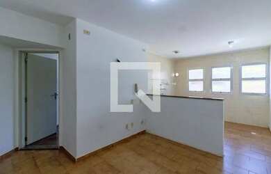 Imagem: O apartamento possui 1 Dormitório, 1 Banheiro, 1 Vaga na garagem