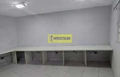 Imagem: A casa possui 4 Dormitórios, 4 Banheiros, 5 Vagas na garagem