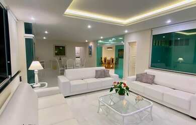 Imagem 7: Casa frente ao mar à venda na praia da Enseada em Guarujá