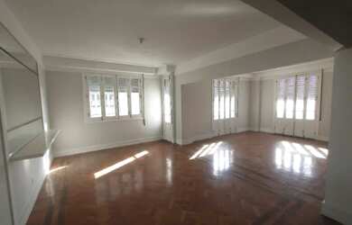 Imagem: O apartamento possui 2 Dormitórios, 3 Banheiros, 120m² de