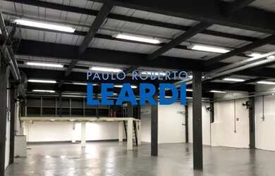 Imagem: O depósito possui 2 Vagas na garagem, 1000m² de Área e está