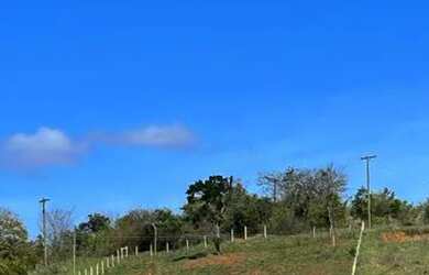Imagem: A chácara possui 1.500m² de Área e está localizado em Centro