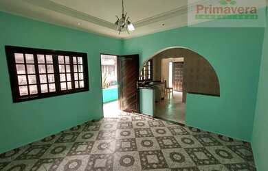 Imagem: A casa possui 2 Dormitórios, 1 Banheiro, 1 Vaga na garagem