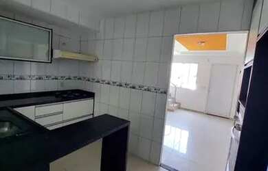 Imagem: A casa em condomínio possui 2 Dormitórios, 2 Banheiros, 2