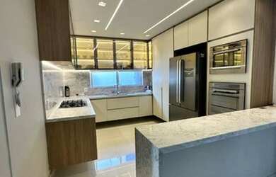 Imagem: A casa em condomínio possui 4 Dormitórios, 5 Banheiros, 2