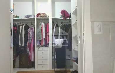 Imagem: A casa em condomínio possui 4 Dormitórios, 1 Banheiro, 5 Vagas