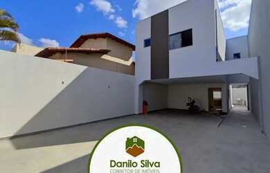 Imagem: A casa possui 3 Dormitórios, 3 Banheiros, 4 Vagas na garagem