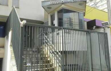 Imagem: O apartamento possui 1 Dormitório, 1 Banheiro, 1 Vaga na garagem