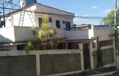 Imagem: A casa possui 2 Dormitórios, 1 Banheiro e está localizado