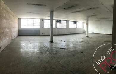 Imagem: O depósito possui 750m² de Área e está localizado em Santo