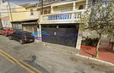 Imagem: A casa possui 3 Dormitórios, 4 Banheiros, 2 Vagas na garagem