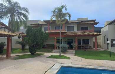 Imagem: A casa em condomínio possui 4 Dormitórios, 5 Banheiros, 5