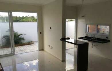 Imagem: A casa possui 3 Dormitórios, 3 Banheiros, 2 Vagas na garagem