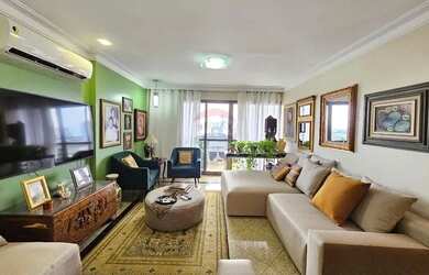 Imagem: A casa possui 4 Dormitórios, 5 Banheiros, 3 Vagas na garagem