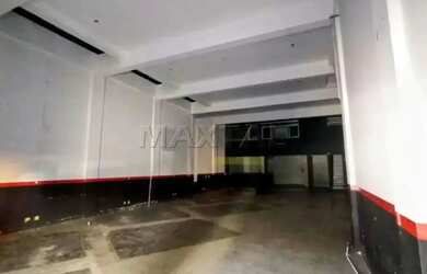 Imagem 4: Amplo Ponto Comercial para Locação 497m², 3 Salas e 6 Vagas na Água...