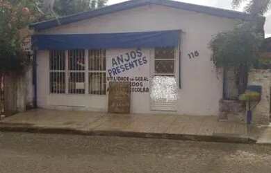 Imagem: A casa possui 3 Dormitórios, 2 Banheiros, 186m² de Área e