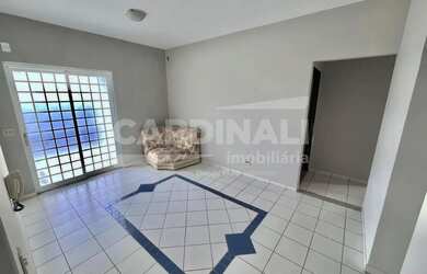 Imagem: O depósito para alugar possui e está localizado em Vila Tibério