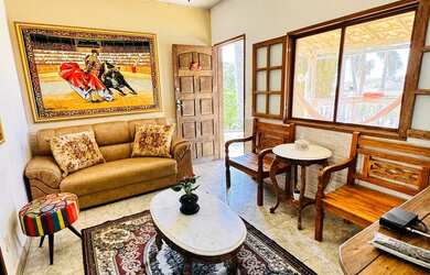 Imagem: A pousada chalé possui 3 Dormitórios, Acomodam 20 pessoas