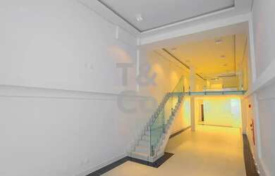 Imagem: O depósito possui 1 Vaga na garagem, 170m² de Área e Imóvel