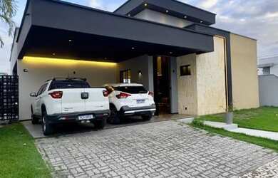 Imagem: A casa em condomínio possui 3 Dormitórios, 3 Banheiros, 318m²