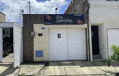 Imagem: A casa possui 2 Dormitórios, 1 Banheiro, 1 Vaga na garagem