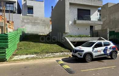 Imagem: O terreno possui 128m² de Área e está localizado em Santa