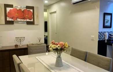 Imagem: A casa possui 3 Dormitórios, 2 Banheiros e está localizado