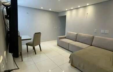 Imagem: O apartamento possui 3 Dormitórios, 1 Banheiro, 1 Vaga na garagem