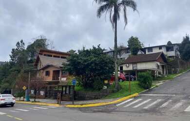 Imagem: O terreno possui 550m² de Área e está localizado em Gramado