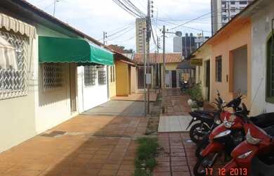 Imagem: A casa possui 1 Banheiro, 30m² de Área e está localizado