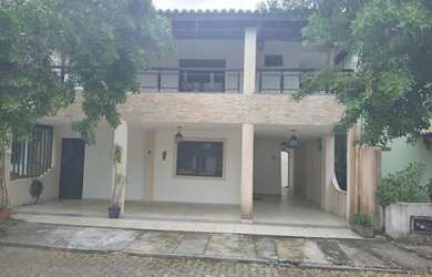 Imagem: A casa em condomínio possui 5 Dormitórios, 5 Banheiros e 2