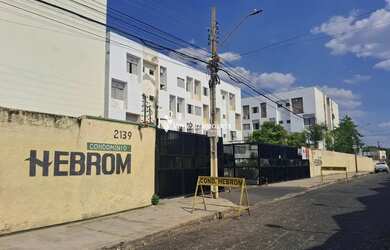 Imagem: O apartamento possui 3 Dormitórios, 1 Banheiro, 1 Vaga na garagem