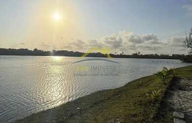 Imagem: A casa possui 3 Dormitórios, 3 Banheiros, 2 Vagas na garagem