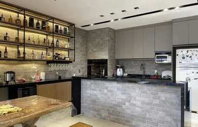 Imagem: A casa em condomínio possui 3 Dormitórios, 4 Banheiros, 2