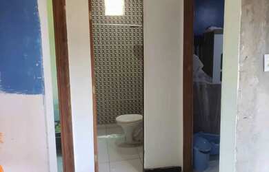 Imagem: A casa possui 2 Dormitórios, 1 Banheiro e 300m² de Área e