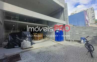 Imagem: O depósito possui 3 Vagas na garagem, 750m² de Área e está