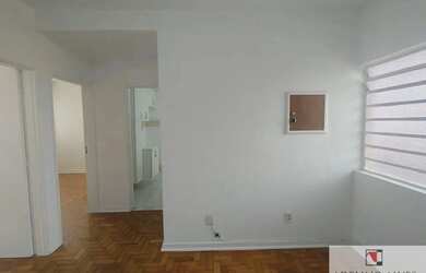 Imagem: O apartamento possui 2 Dormitórios, 1 Banheiro, 1 Vaga na garagem