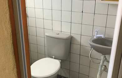 Imagem 7: Apartamento na Praça 14 com Água e Luz Incluso, na rua da Caixa Econômica