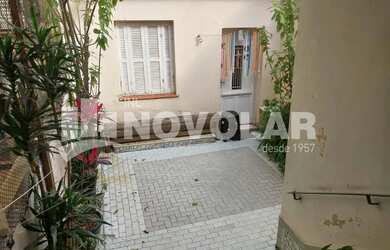 Imagem: A casa possui 2 Dormitórios, 2 Banheiros, 1 Vaga na garagem